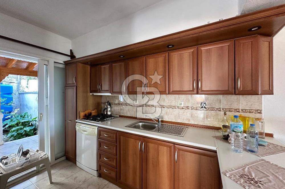 Seferihisar Akarca'da Panoramik Deniz Manzaralı 3+1 Villa
