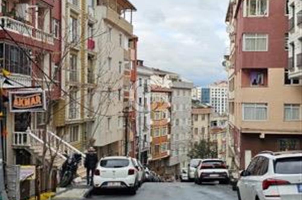 mecidiyeköy gülbaharda geniş 2+1 balkonlu satılık daire 