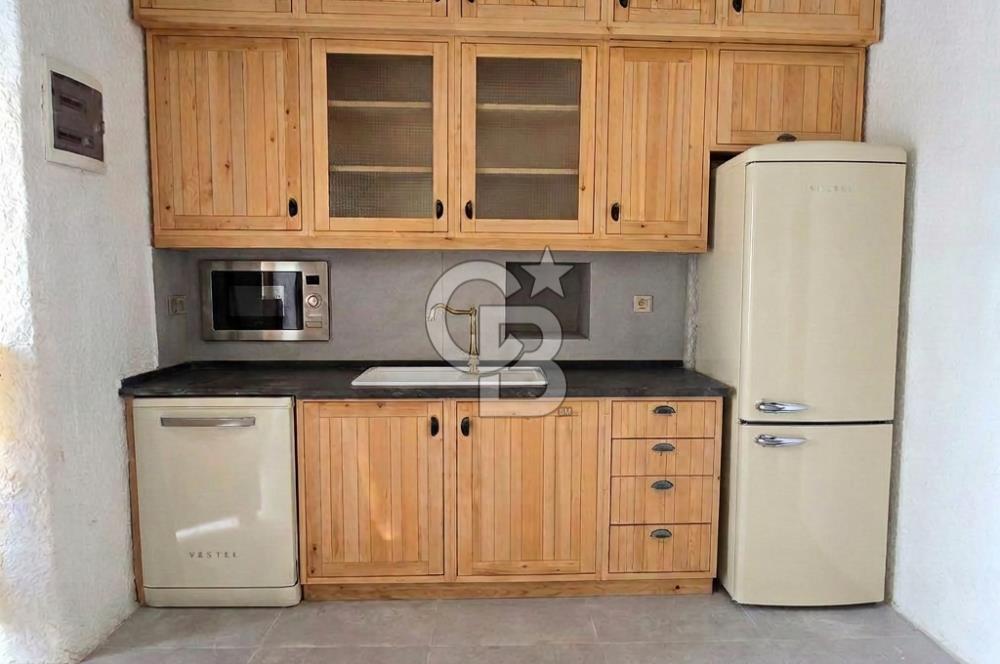 BODRUM YENİKÖY'DE MARİNA MANZARALI TİCARİ KULLANIMA UYGUN 2+1
