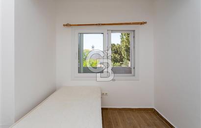 Foça Uluca Sitesinde Satılık Bahçeli 4+1 Villa