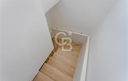 Foça Uluca Sitesinde Satılık Bahçeli 4+1 Villa