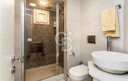 Foça Uluca Sitesinde Satılık Bahçeli 4+1 Villa