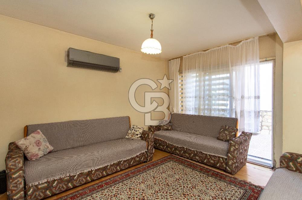 Foça Fevzipaşa Mah. Merkezi Konumda Satılık 2+1 Daire