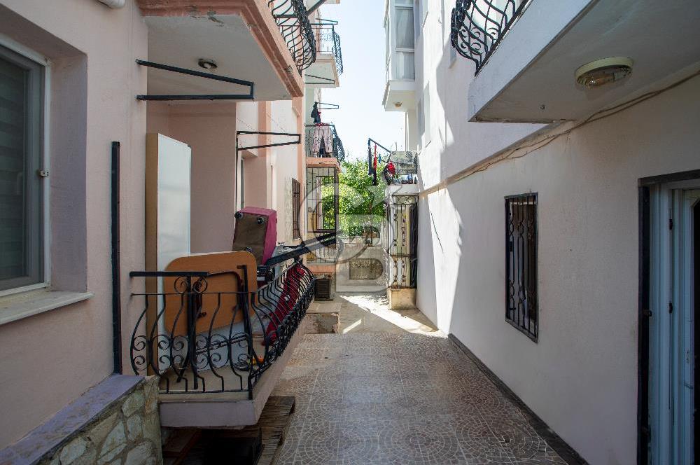 Foça Fevzipaşa Mah. Merkezi Konumda Satılık 2+1 Daire