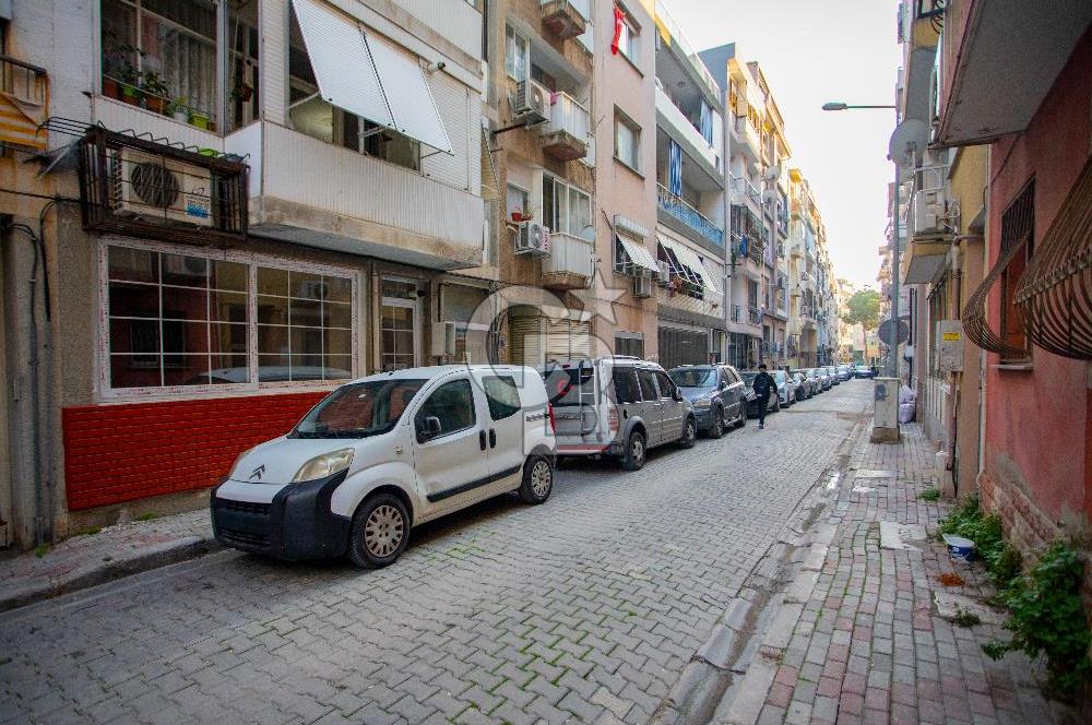 Karşıyaka Alaybey de Merkezi Konumlu Daire