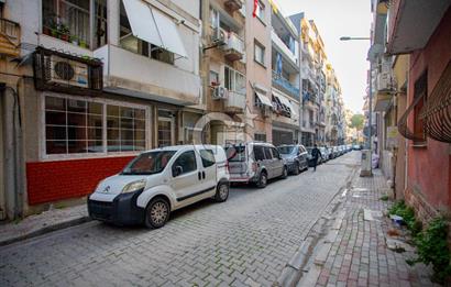 Karşıyaka Alaybey de Merkezi Konumlu Daire