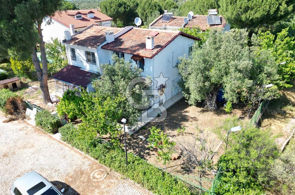               Ayvalık Sahilkent Mahallesi’nde Site İçerisinde Bahçeli Villa