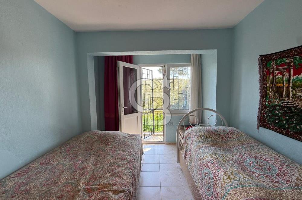               Ayvalık Sahilkent Mahallesi’nde Site İçerisinde Bahçeli Villa
