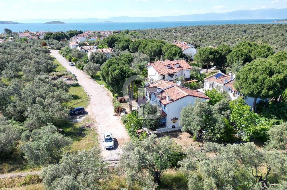               Ayvalık Sahilkent Mahallesi’nde Site İçerisinde Bahçeli Villa