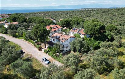               Ayvalık Sahilkent Mahallesi’nde Site İçerisinde Bahçeli Villa