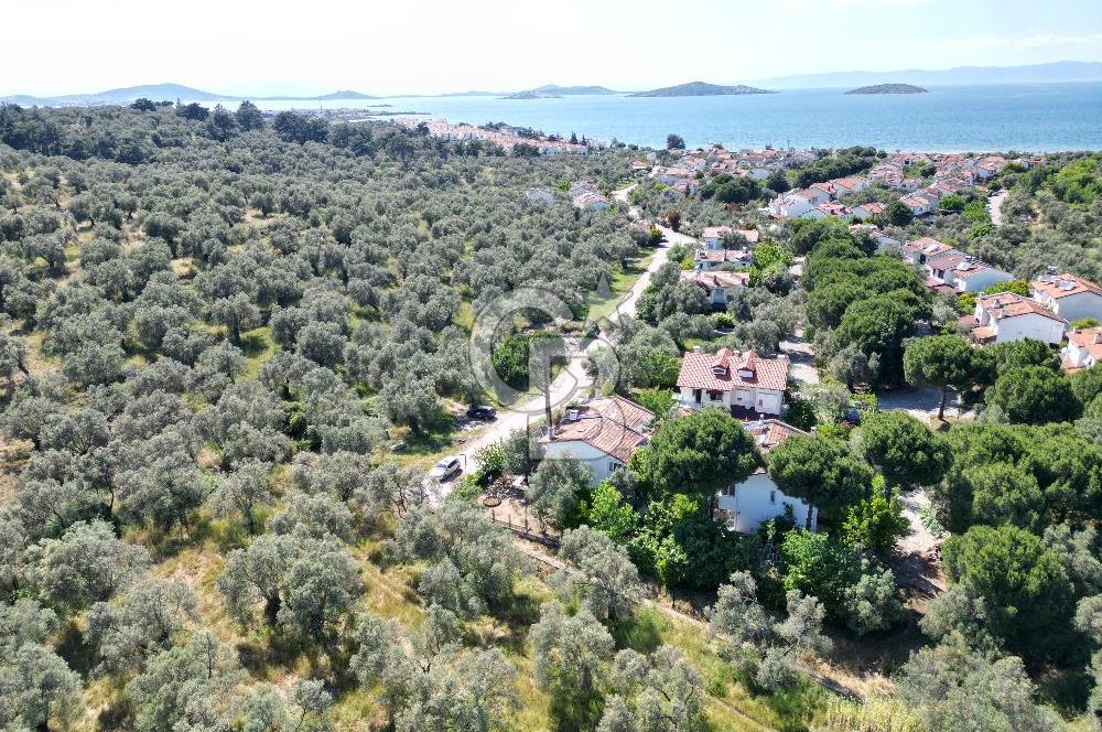               Ayvalık Sahilkent Mahallesi’nde Site İçerisinde Bahçeli Villa