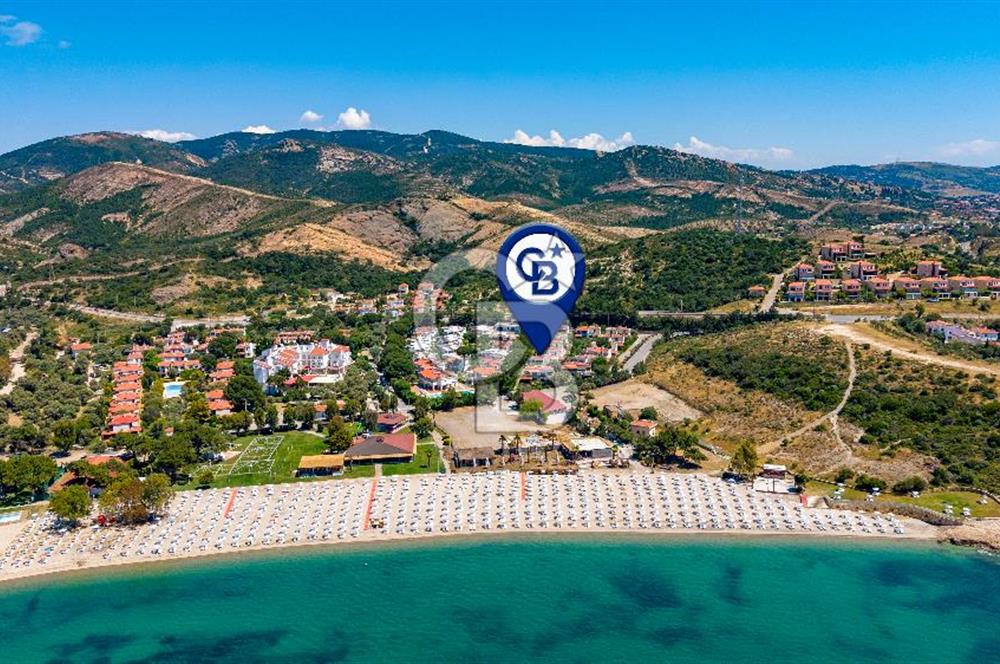 Foça Uluca Sitesinde Satılık Bahçeli 4+1 Villa