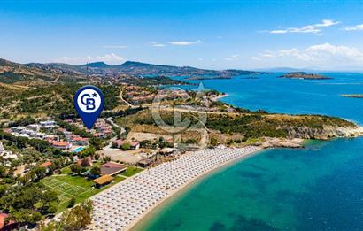 Foça Uluca Sitesinde Satılık Bahçeli 4+1 Villa
