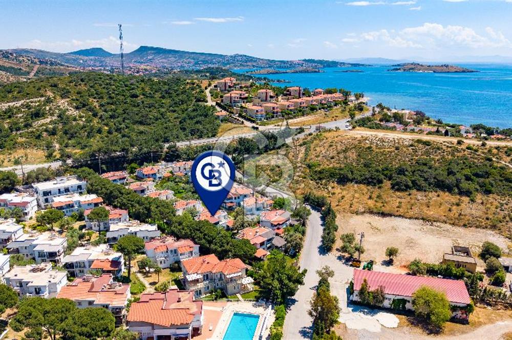 Foça Uluca Sitesinde Satılık Bahçeli 4+1 Villa