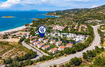 Foça Uluca Sitesinde Satılık Bahçeli 4+1 Villa