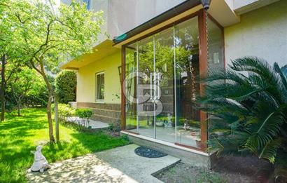 YAKACIK COUNTRYDE ŞEREFİYELİ VE GENİŞ BAHÇELİ SATILIK 6+1 VİLLA