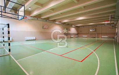 YAKACIK COUNTRYDE ŞEREFİYELİ VE GENİŞ BAHÇELİ SATILIK 6+1 VİLLA