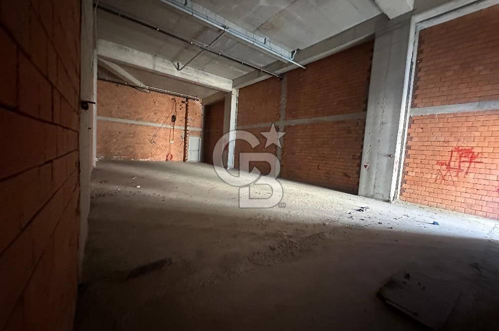 Bahçeşehir Park Avm Sitesi 220 m2 Satılık Dükkan