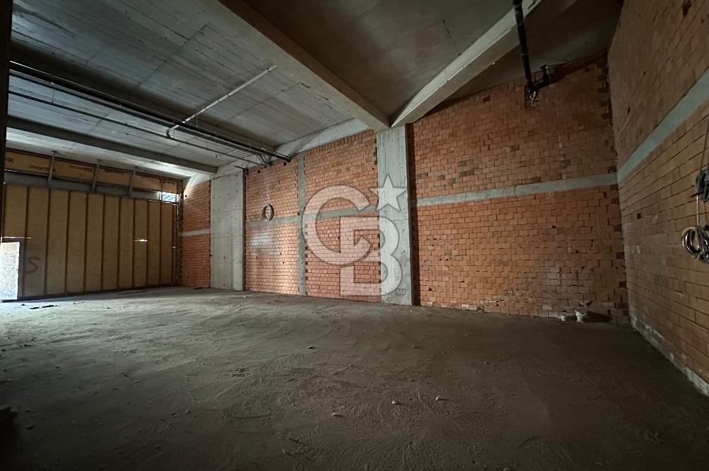 Bahçeşehir Park Avm Sitesi 220 m2 Satılık Dükkan