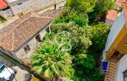 Ayvalık Mutluköyde Köşe Parsel Taş Ev ve Villa Arsası