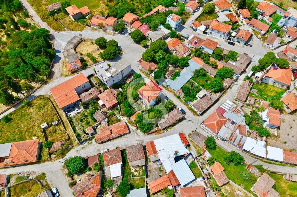 Ayvalık Mutluköyde Köşe Parsel Taş Ev ve Villa Arsası