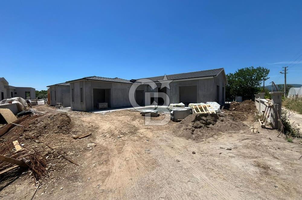 Urla Kuşçular 500 M2 Arsa İçinde Tek Katlı Satılık Lüks Villa