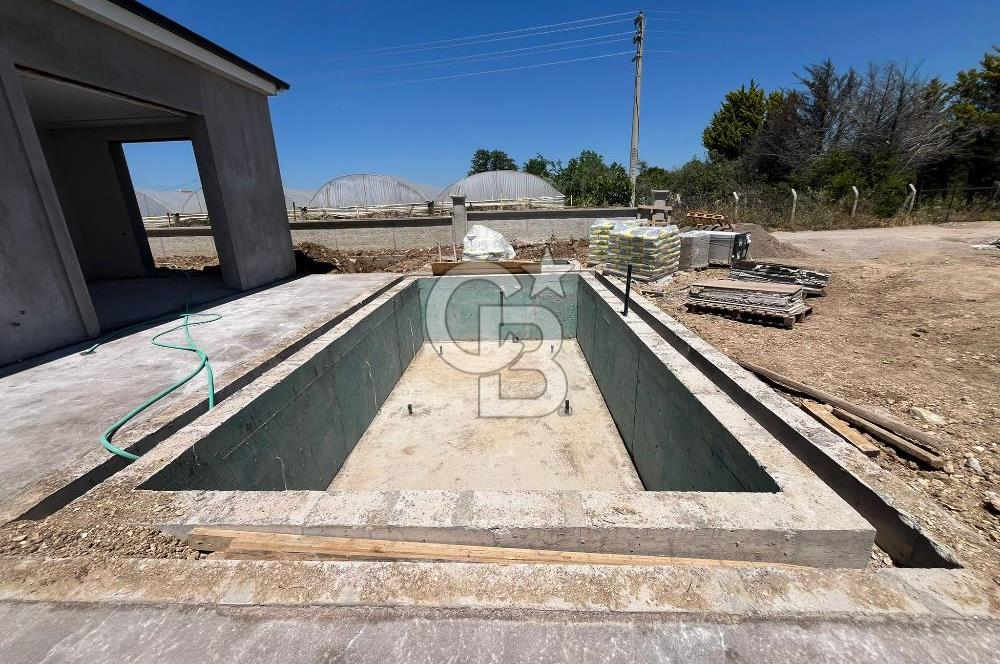 Urla Kuşçular 500 M2 Arsa İçinde Tek Katlı Satılık Lüks Villa