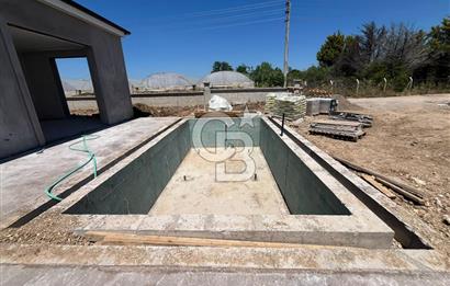Urla Kuşçular 500 M2 Arsa İçinde Tek Katlı Satılık Lüks Villa