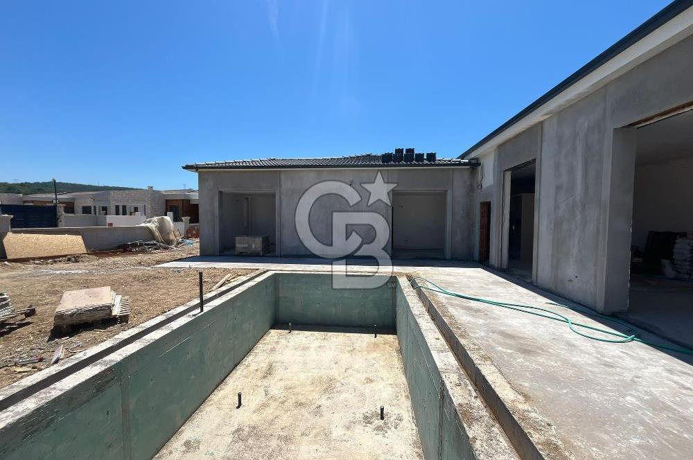 Urla Kuşçular 500 M2 Arsa İçinde Tek Katlı Satılık Lüks Villa