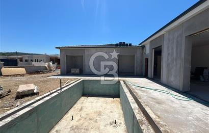 Urla Kuşçular 500 M2 Arsa İçinde Tek Katlı Satılık Lüks Villa