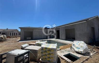 Urla Kuşçular 500 M2 Arsa İçinde Tek Katlı Satılık Lüks Villa