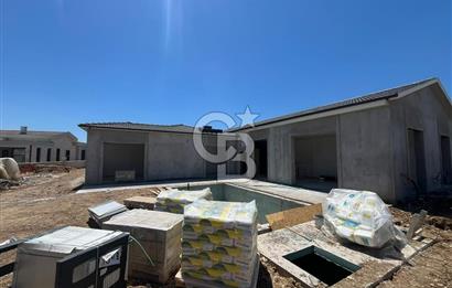 Urla Kuşçular 500 M2 Arsa İçinde Tek Katlı Satılık Lüks Villa