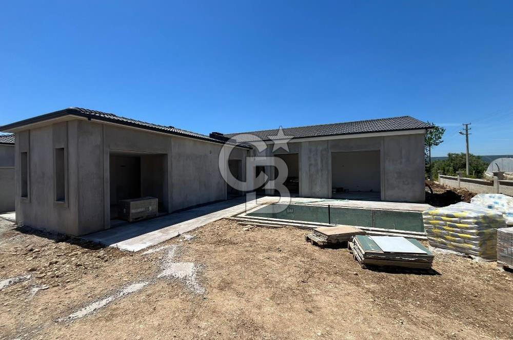 Urla Kuşçular 500 M2 Arsa İçinde Tek Katlı Satılık Lüks Villa