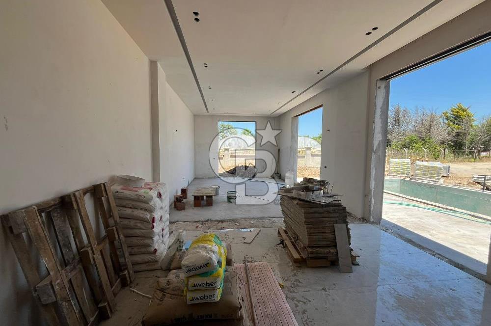 Urla Kuşçular 500 M2 Arsa İçinde Tek Katlı Satılık Lüks Villa