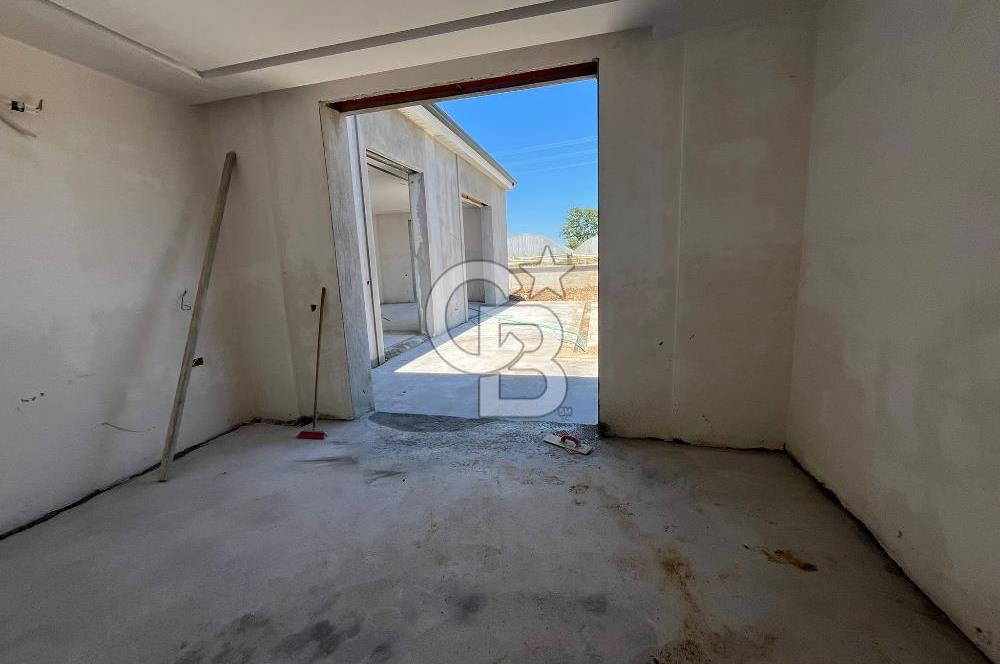 Urla Kuşçular 500 M2 Arsa İçinde Tek Katlı Satılık Lüks Villa