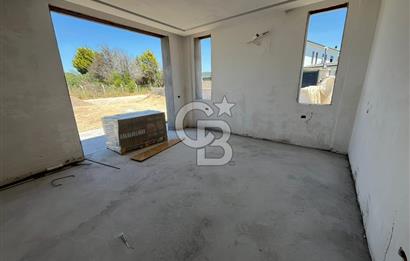 Urla Kuşçular 500 M2 Arsa İçinde Tek Katlı Satılık Lüks Villa