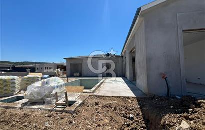 Urla Kuşçular 500 M2 Arsa İçinde Tek Katlı Satılık Lüks Villa