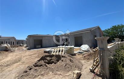 Urla Kuşçular 500 M2 Arsa İçinde Tek Katlı Satılık Lüks Villa