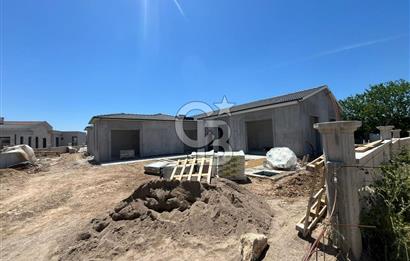 Urla Kuşçular 500 M2 Arsa İçinde Tek Katlı Satılık Lüks Villa