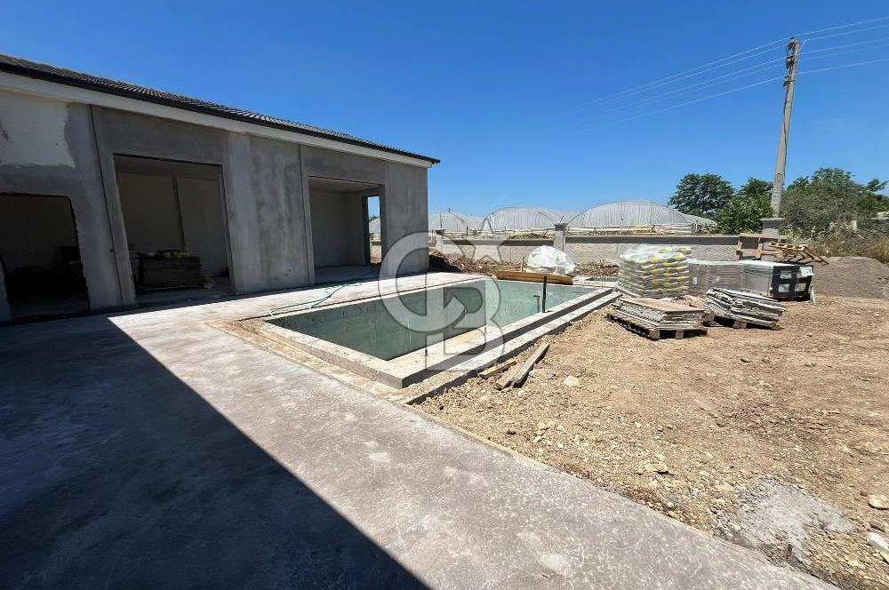 Urla Kuşçular 500 M2 Arsa İçinde Tek Katlı Satılık Lüks Villa