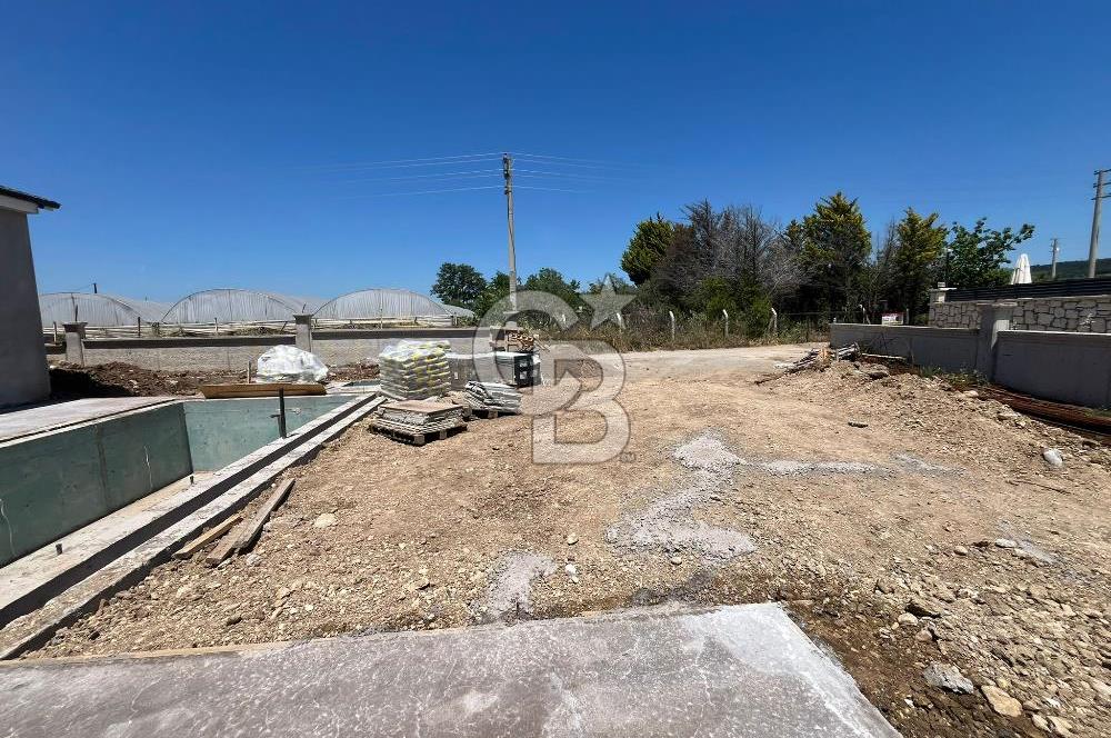 Urla Kuşçular 500 M2 Arsa İçinde Tek Katlı Satılık Lüks Villa