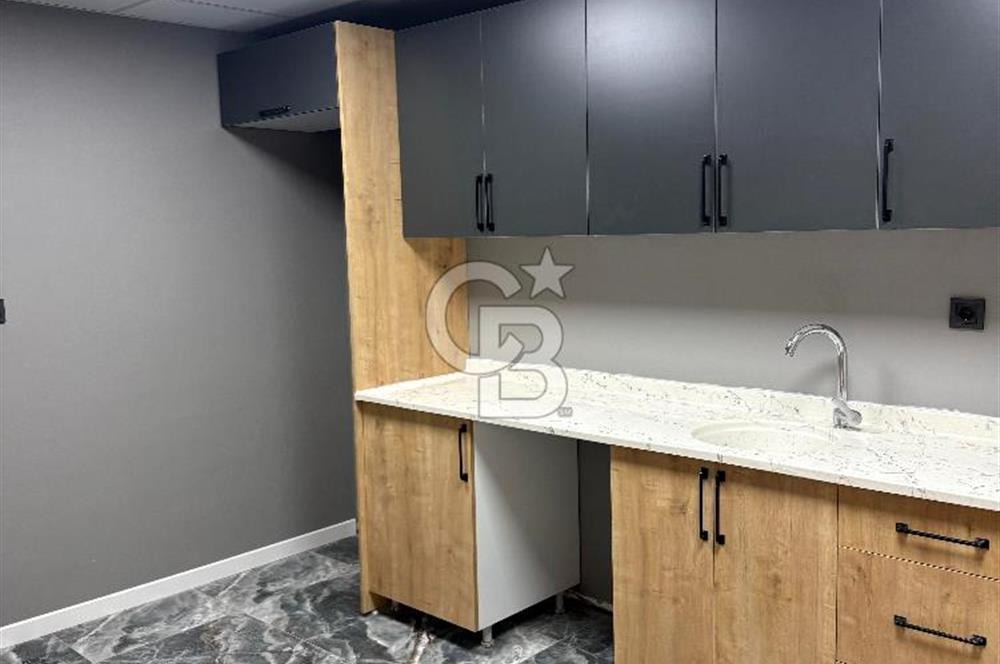 Seyhan Kiza İş Merkezi'nde Kiralık 3+1 Hazır Ofis