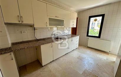 Bostanlı Merkezi Lokasyonda Sahile Yakın 3+1 Satılık Daire