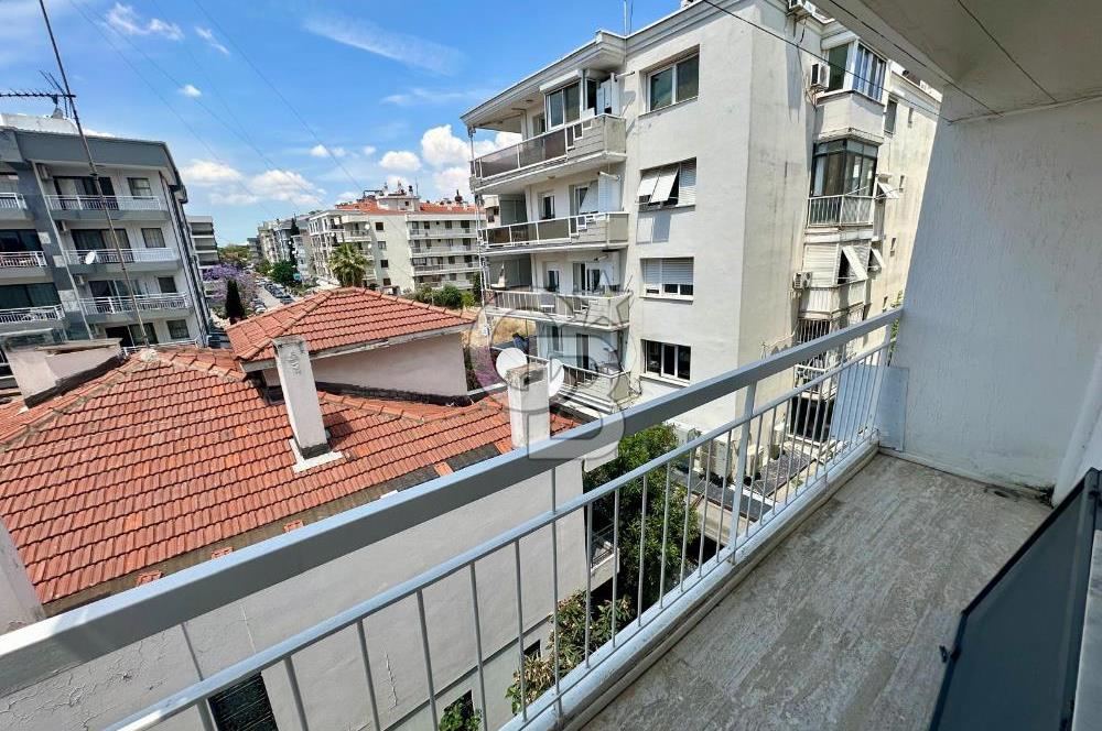 Bostanlı Merkezi Lokasyonda Sahile Yakın 3+1 Satılık Daire