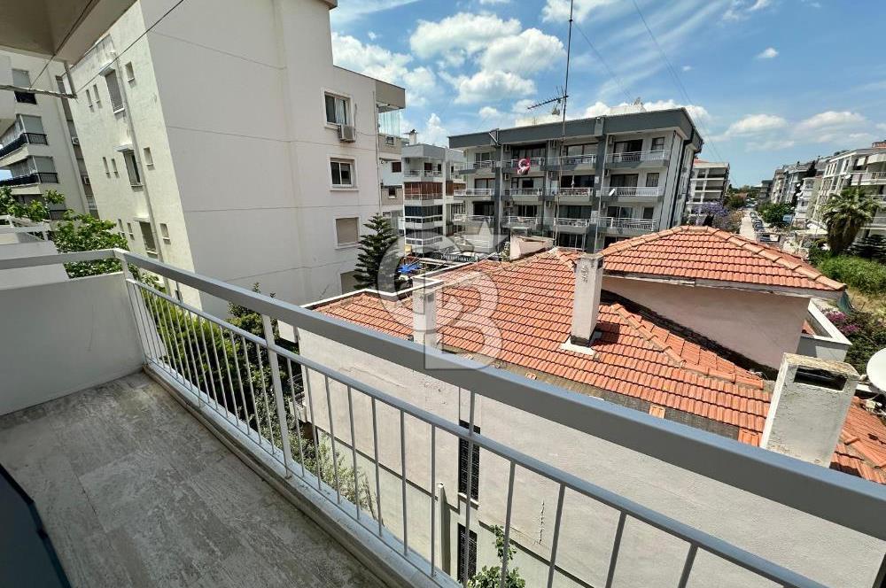 Bostanlı Merkezi Lokasyonda Sahile Yakın 3+1 Satılık Daire