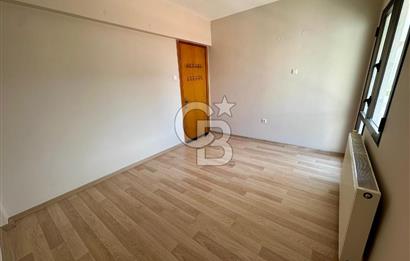 Bostanlı Merkezi Lokasyonda Sahile Yakın 3+1 Satılık Daire