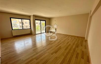 Bostanlı Merkezi Lokasyonda Sahile Yakın 3+1 Satılık Daire