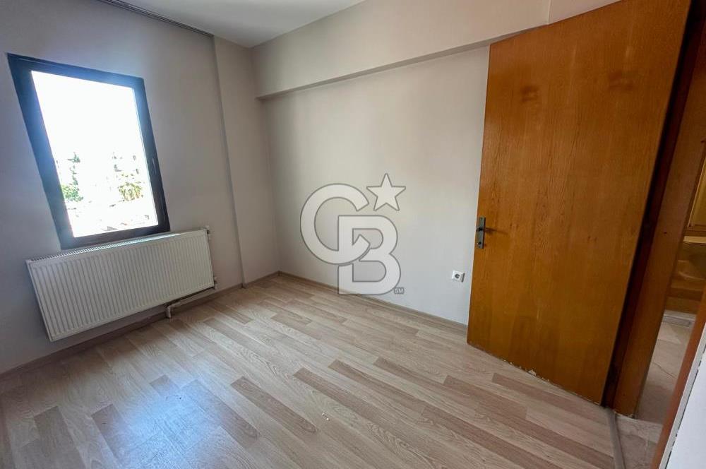 Bostanlı Merkezi Lokasyonda Sahile Yakın 3+1 Satılık Daire