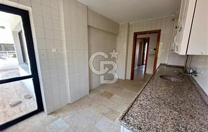 Bostanlı Merkezi Lokasyonda Sahile Yakın 3+1 Satılık Daire