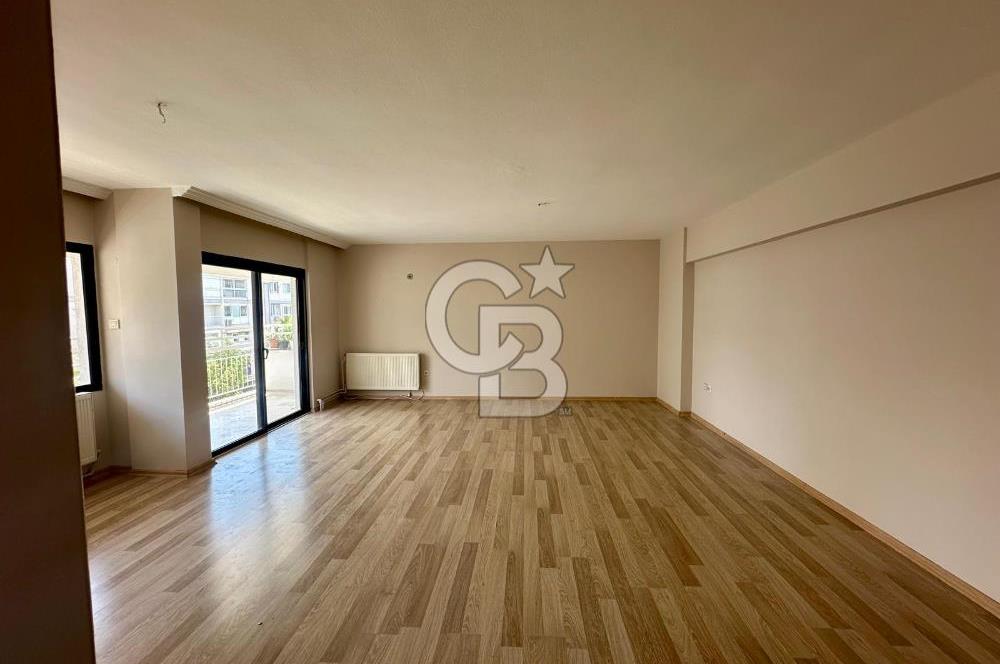 Bostanlı Merkezi Lokasyonda Sahile Yakın 3+1 Satılık Daire